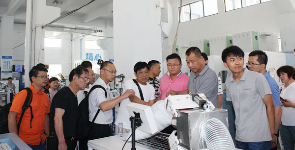 Bealead has welcomed experts in bedding industry, and discussed home textile intelligent manufacturing together.