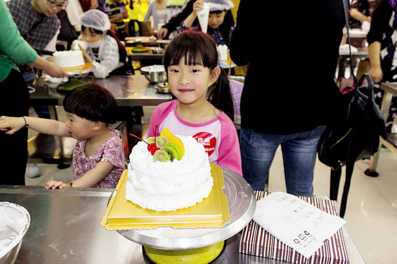 Belead parenet-child activities on International Children’s Day, Make live better.
