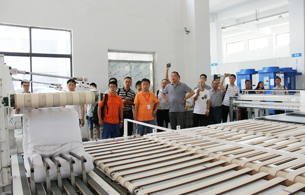 Bealead has welcomed experts in bedding industry, and discussed home textile intelligent manufacturing together.