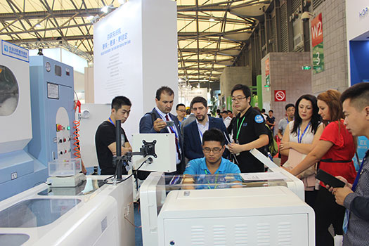 The first publish for the fourth generation down-filling machine 828B
