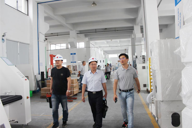 Lianling Intelligence has welcomed the goup of Town Mayor of Shang Lake to have investigation.